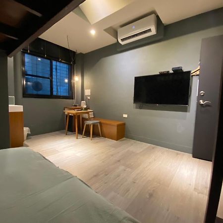 良文旅2館Ryou Hotel Vintage - II Tainan Extérieur photo