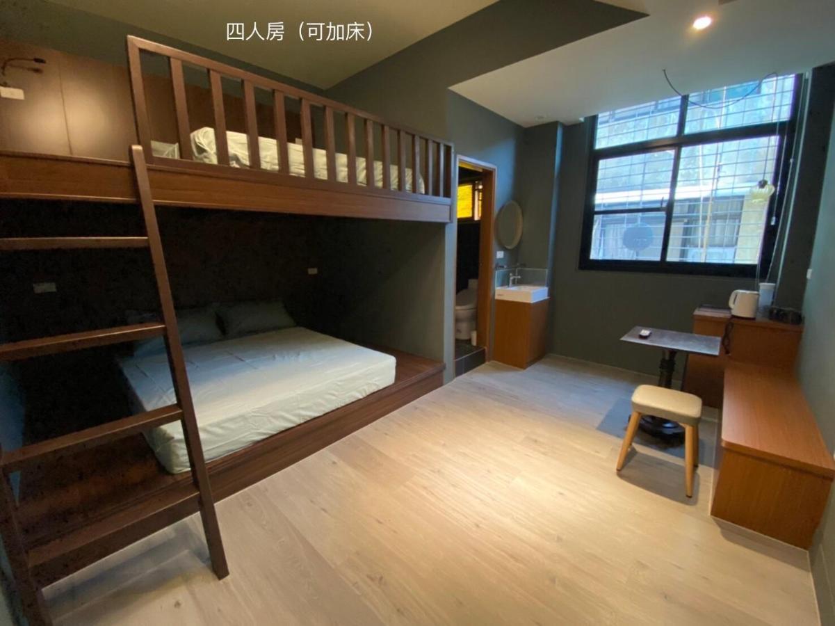 良文旅2館Ryou Hotel Vintage - II Tainan Extérieur photo