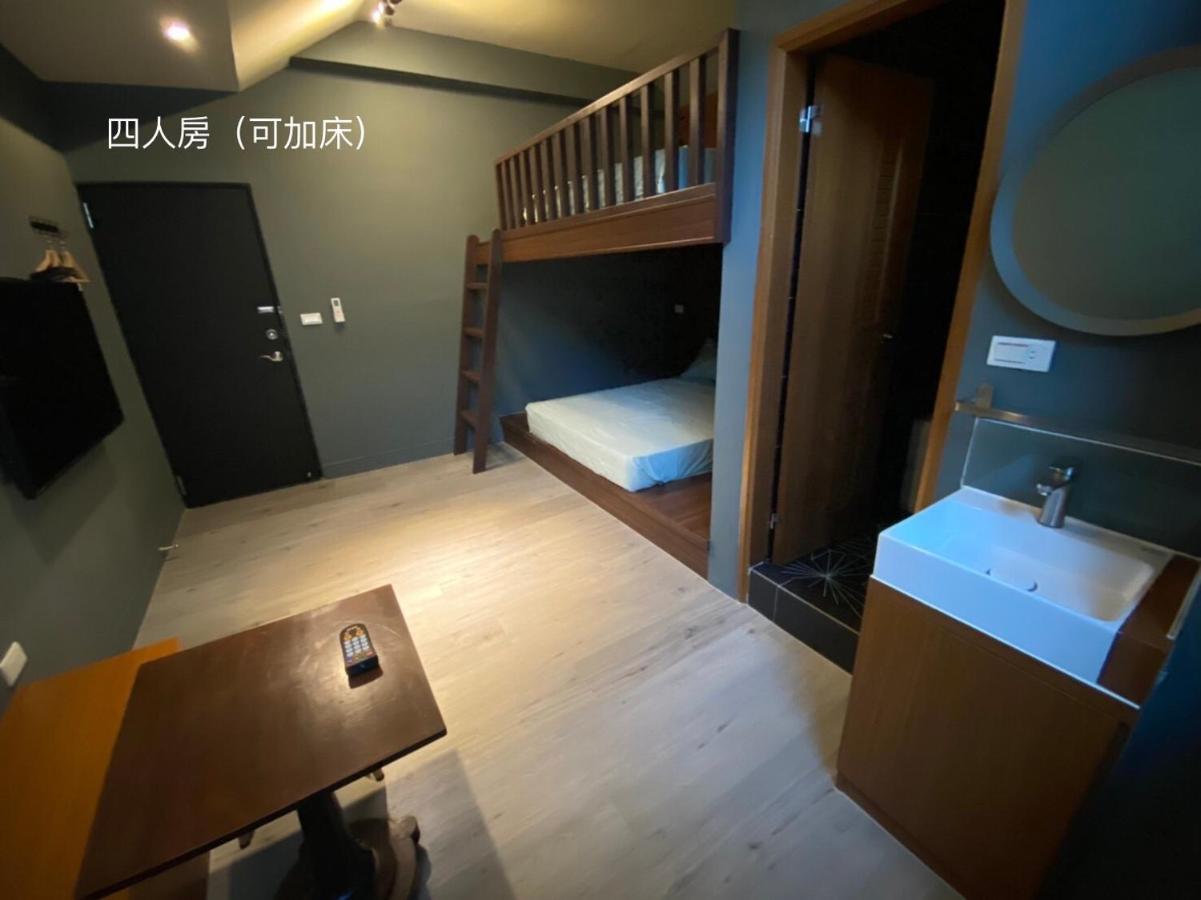 良文旅2館Ryou Hotel Vintage - II Tainan Extérieur photo