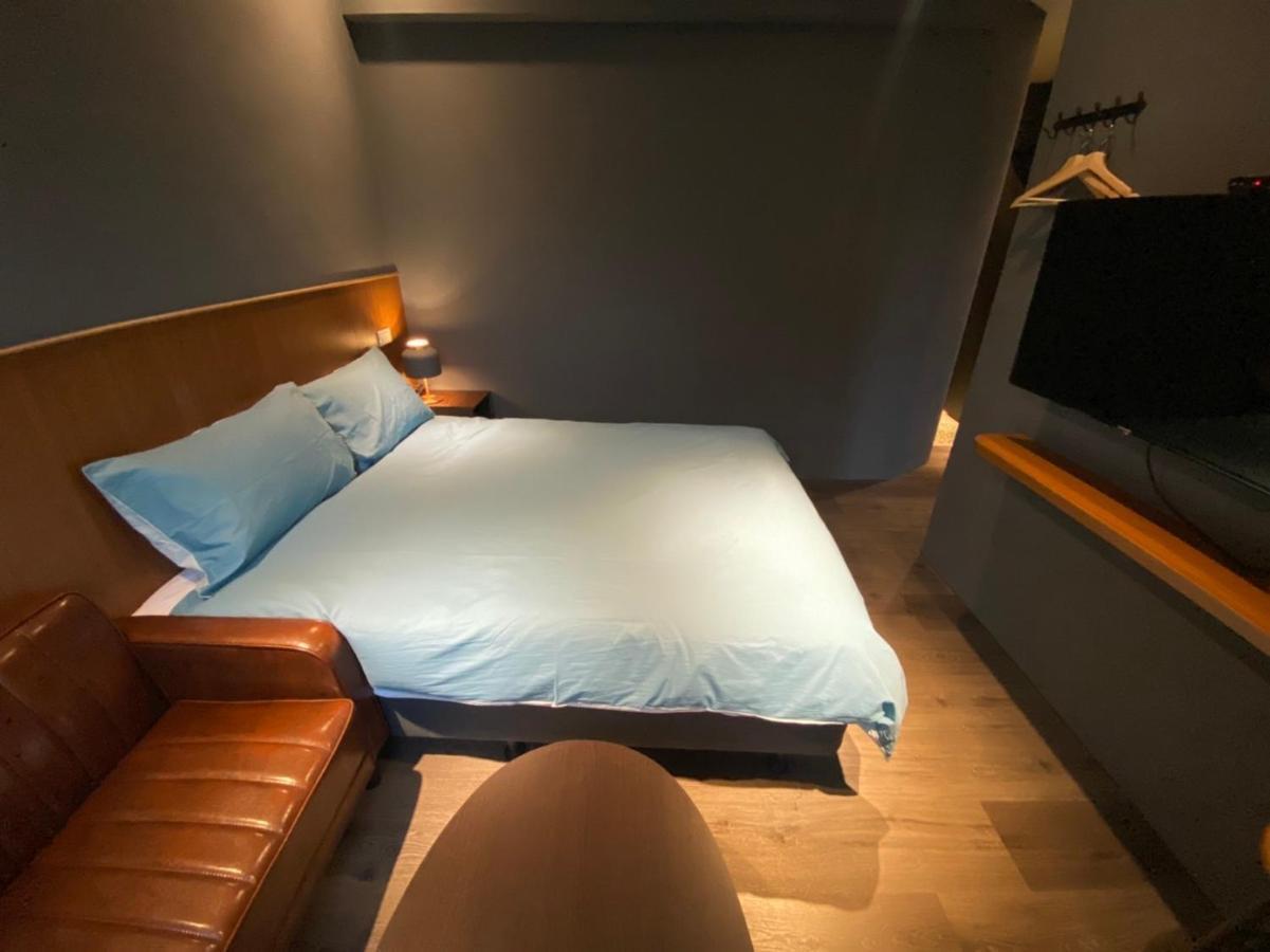 良文旅2館Ryou Hotel Vintage - II Tainan Extérieur photo