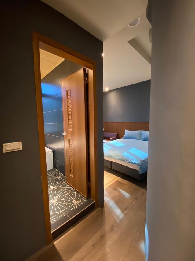 良文旅2館Ryou Hotel Vintage - II Tainan Extérieur photo