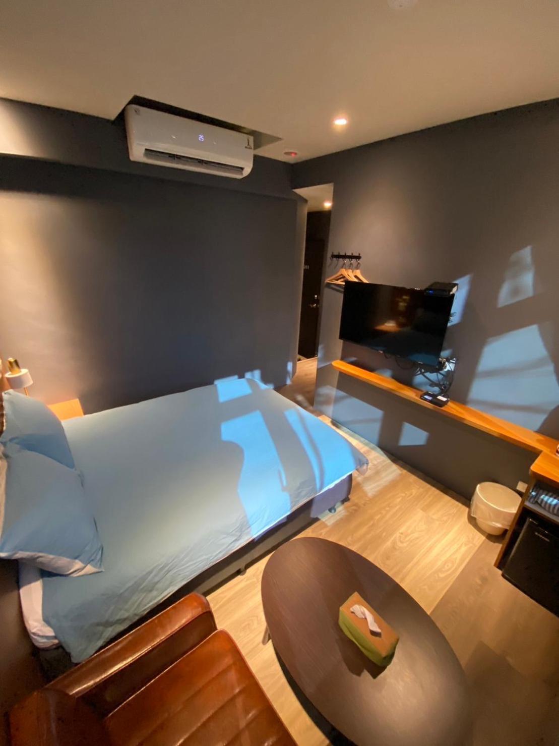 良文旅2館Ryou Hotel Vintage - II Tainan Extérieur photo