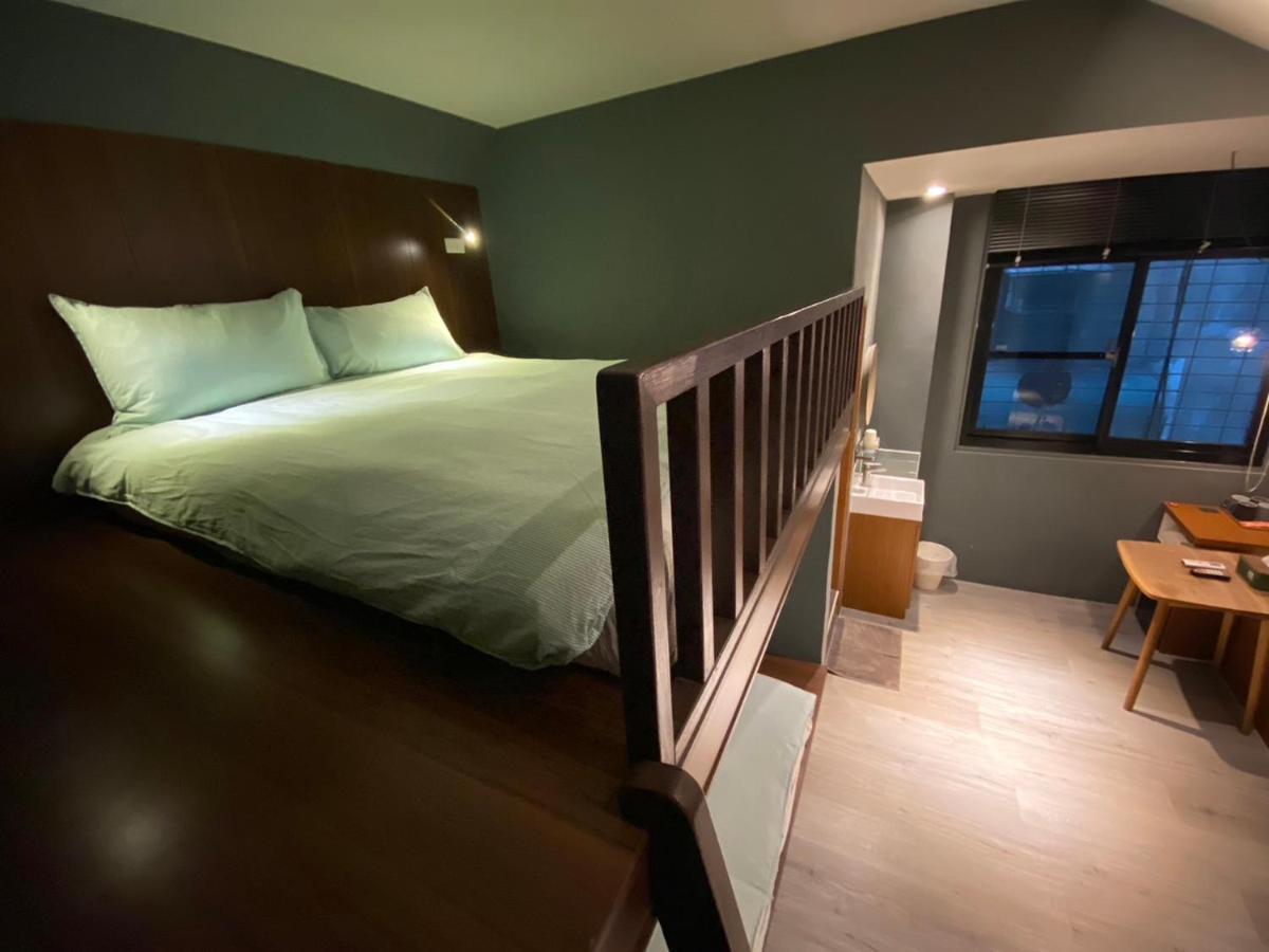 良文旅2館Ryou Hotel Vintage - II Tainan Extérieur photo