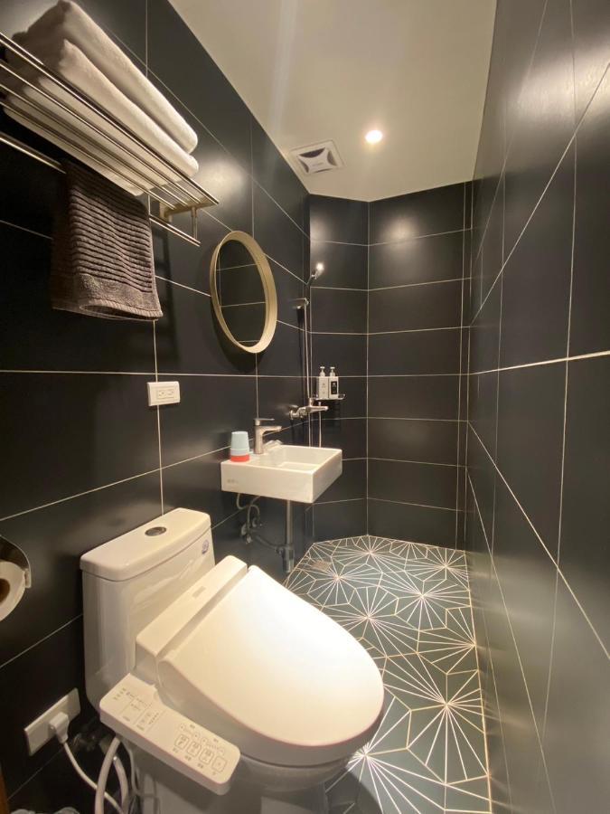 良文旅2館Ryou Hotel Vintage - II Tainan Extérieur photo